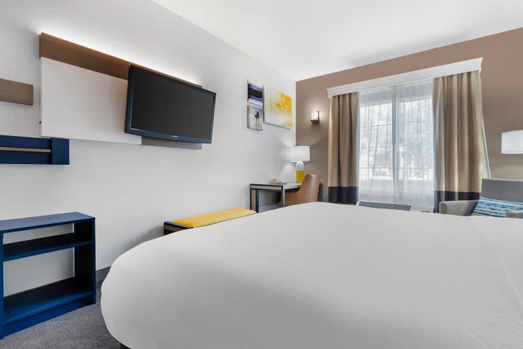 Comfort Inn & Suites Sacramento - University Area photo 3