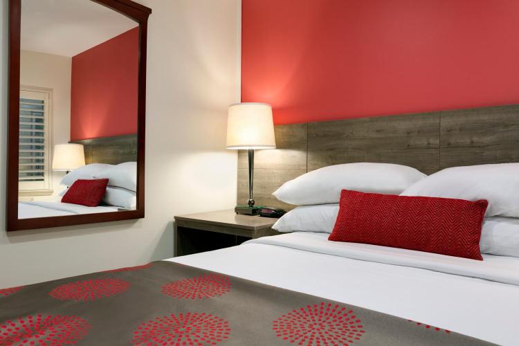 Ramada by Wyndham Oakland Downtown City Center photo 3