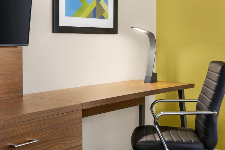 Holiday Inn Express & Suites Philadelphia - Mt Laurel by IHG photo 3