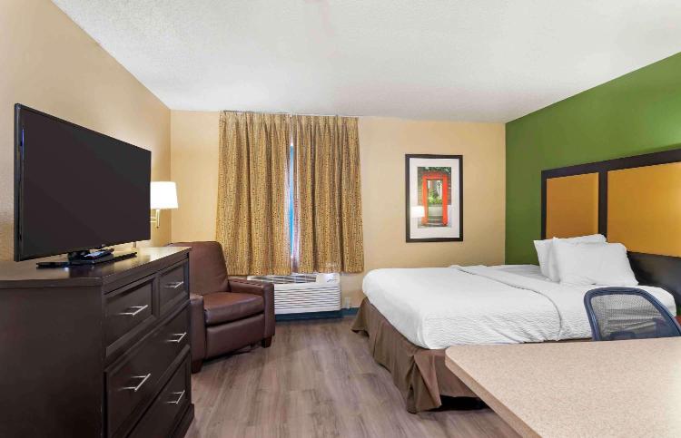 Extended Stay America Suites - Kansas City - Airport photo 2