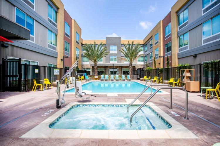 Home2 Suites By Hilton Carlsbad, Ca photo 1