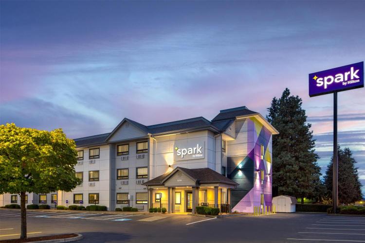 Spark by Hilton Springfield Eugene photo 1