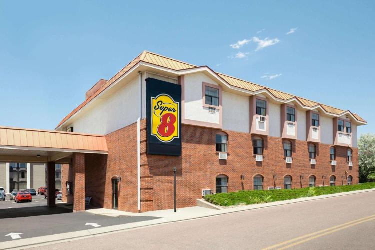 Super 8 by Wyndham Colorado Springs/Afa Area photo 1