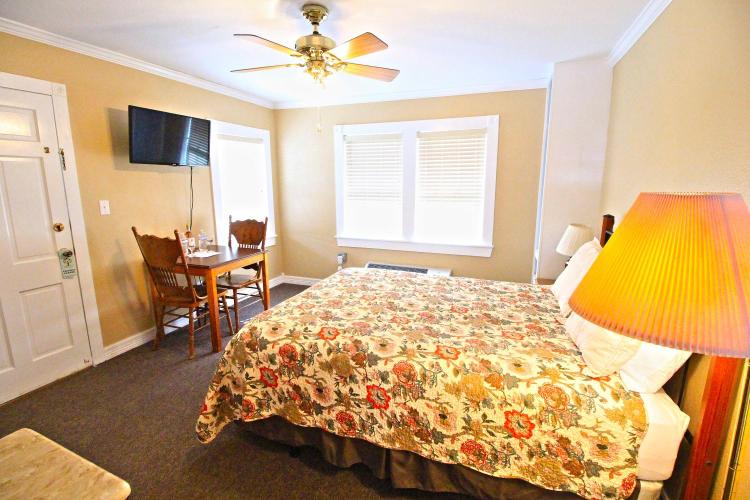 Peach Tree Inn & Suites photo 3