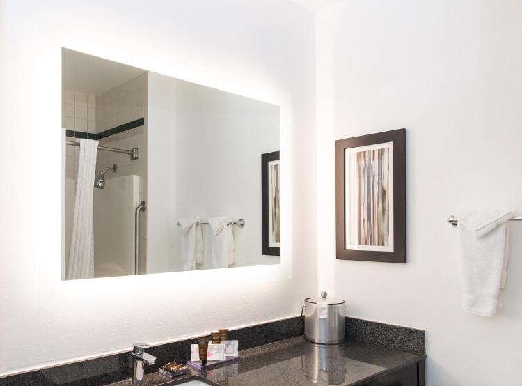 Wingate by Wyndham and Williamson Conference Center photo 2