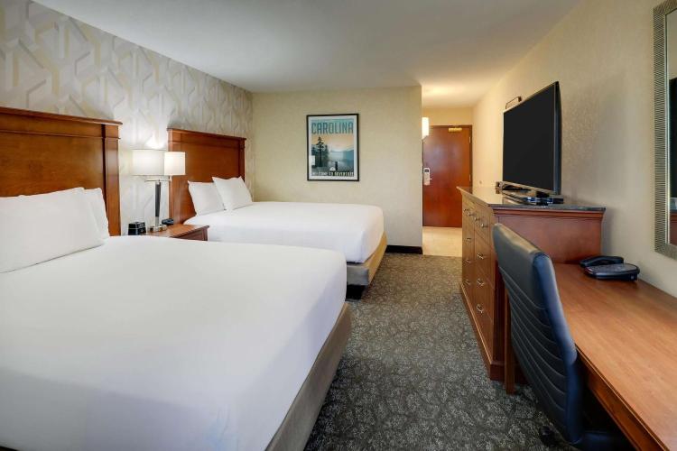 Drury Inn & Suites Charlotte University Place photo 3