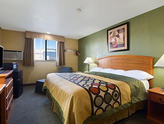 Super 8 by Wyndham Amarillo photo 2