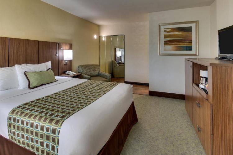 The Stevenson Monterey photo 3