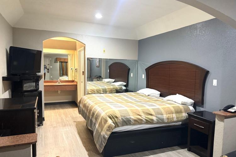 Hotel O Regency Suites Houston - IAH Beltway 8 photo 3