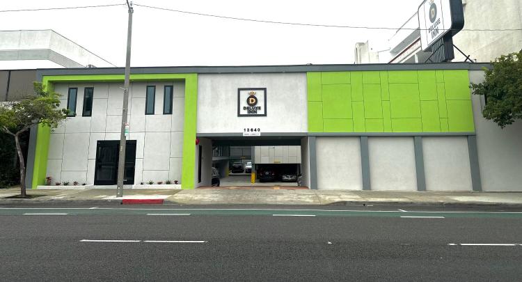 Deluxe Inn Hawthorne/ LAX photo 1