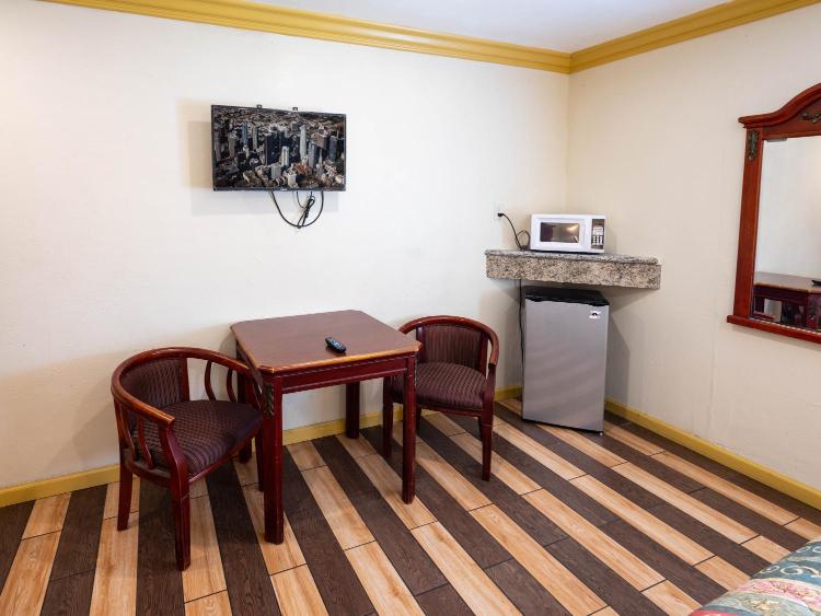 Parkside Inn photo 1