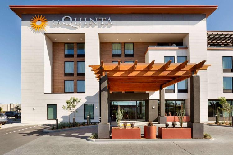 La Quinta Inn & Suites by Wyndham Santa Rosa Sonoma photo 1