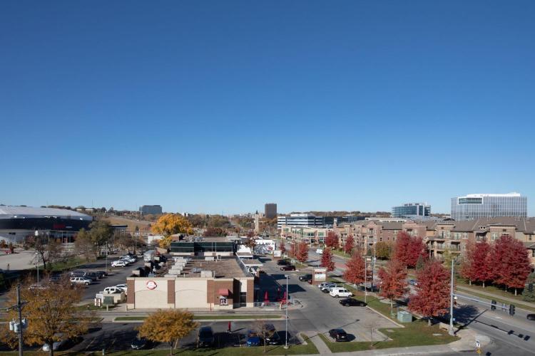 Aloft Omaha Aksarben Village photo 2