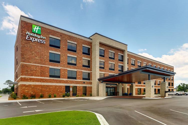 Holiday Inn Express - Wilmington - Porters Neck by IHG photo 1