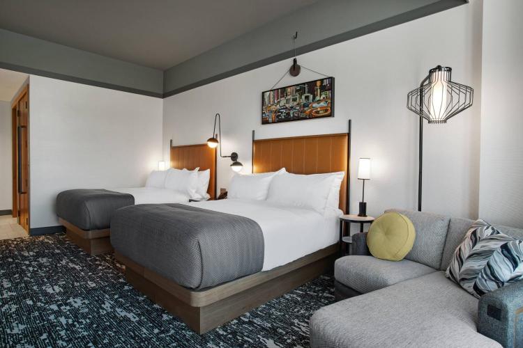 The Farnam, Autograph Collection photo 3