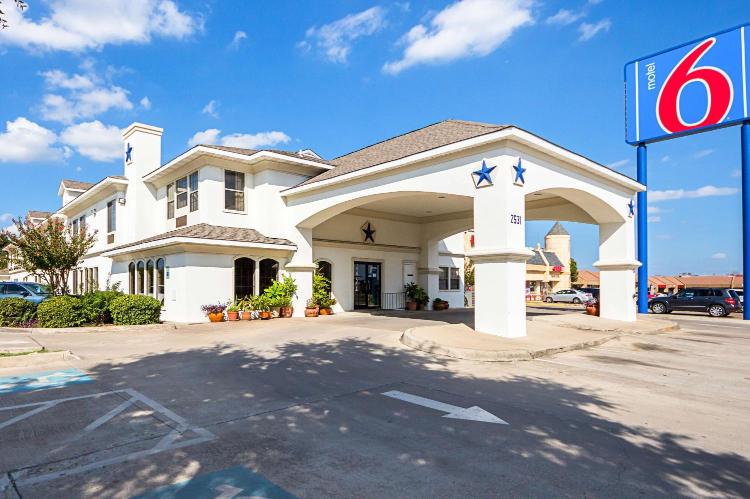 Motel 6 Dallas – Irving DFW Airport South photo 1