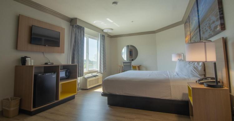 Days Inn by Wyndham Carlsbad photo 3