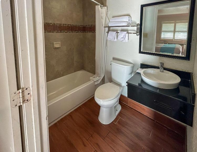 Studio 6 Ontario CA Convention Center Airport photo 1