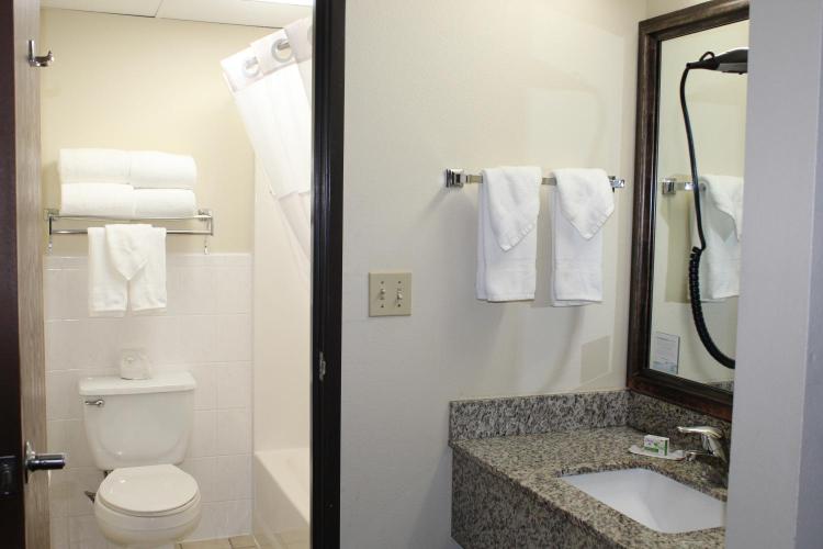 AmericInn by Wyndham Windsor Ft. Collins photo 2