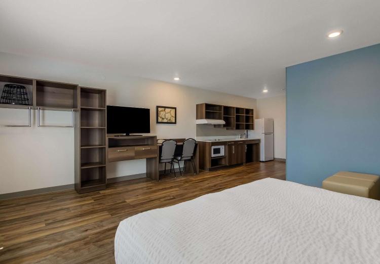 WoodSpring Suites Roanoke photo 2