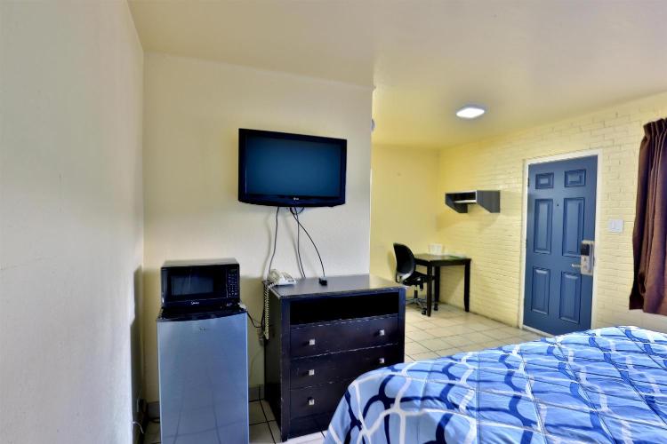 Americas Best Value Inn San Antonio Airport South photo 3